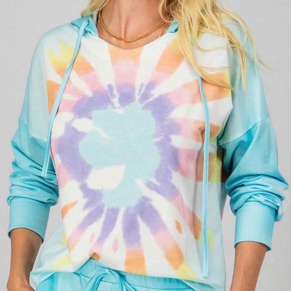 🔥 SALE Turquoise Multi Hoodie Top & Shorts Set - Picture 4 of 11